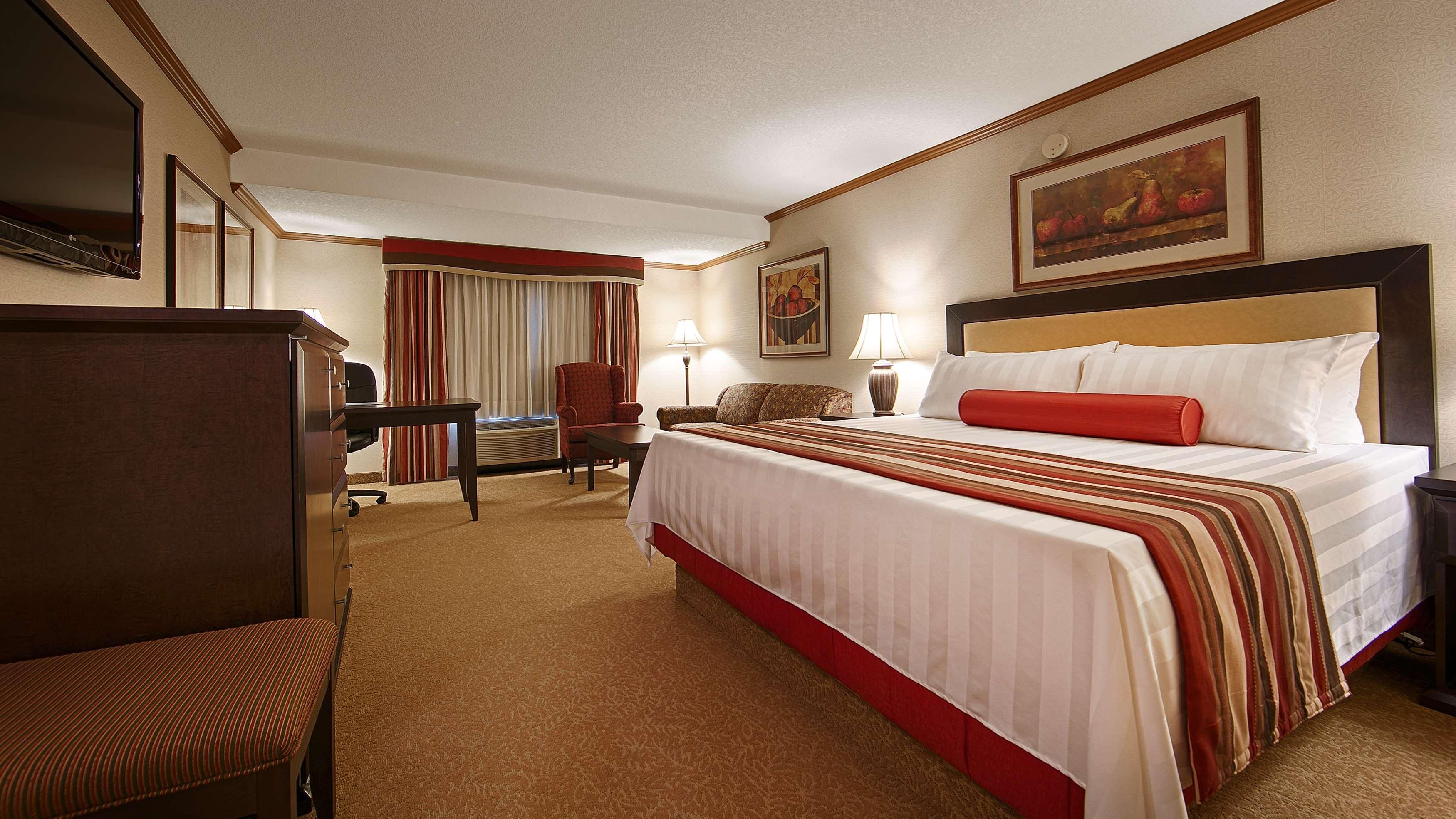 Best Western Plus Port O'Call Hotel Calgary Exterior photo