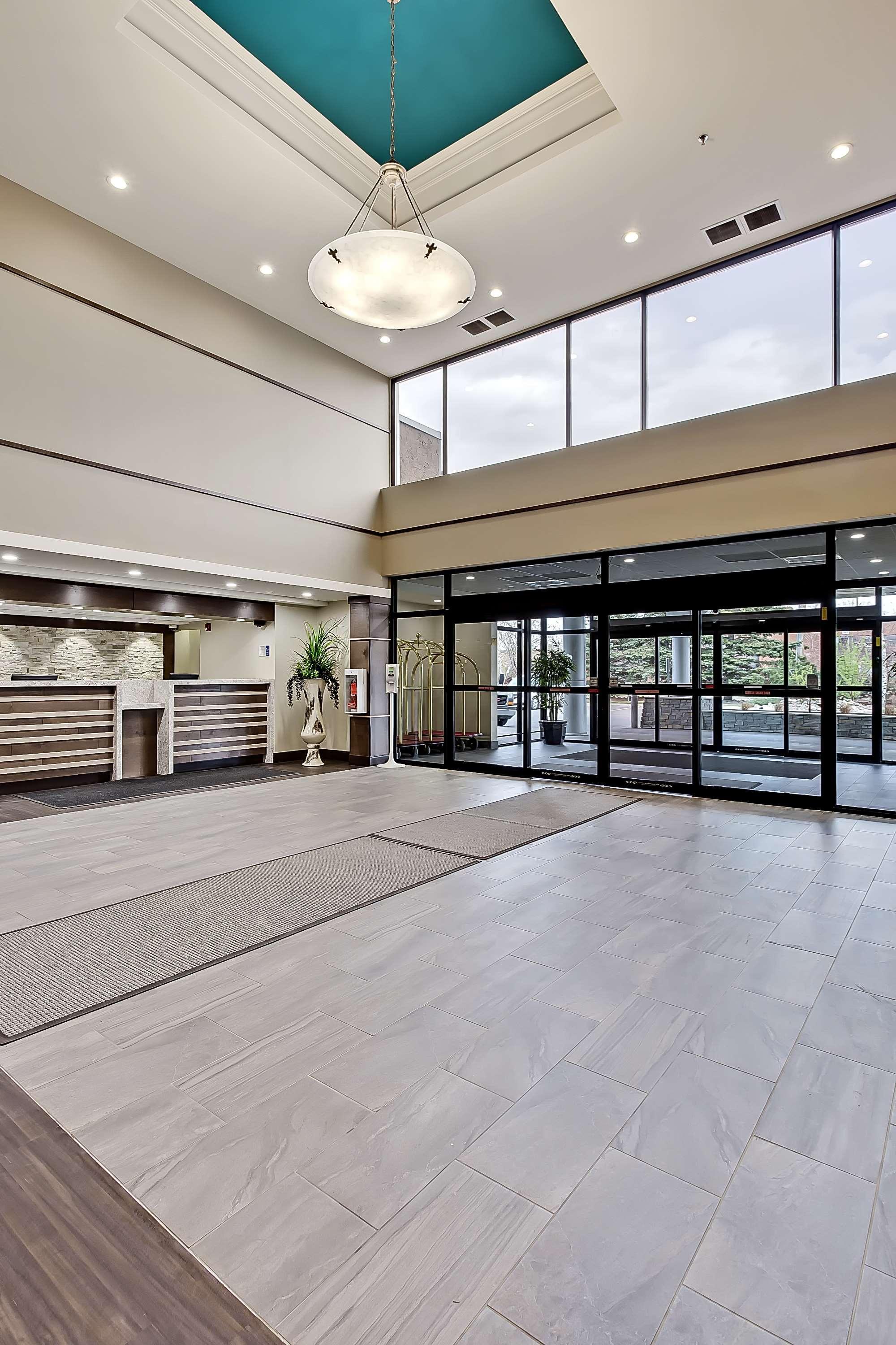 Best Western Plus Port O'Call Hotel Calgary Exterior photo