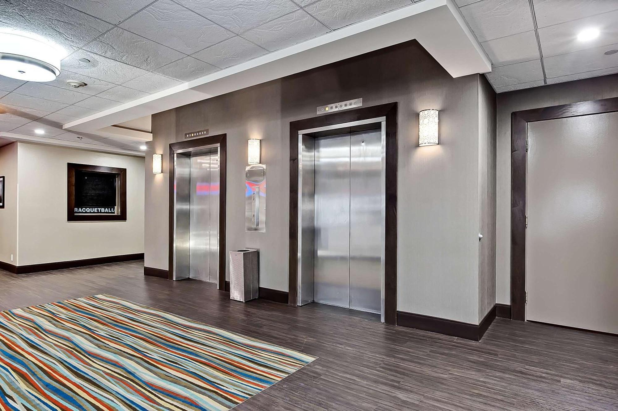 Best Western Plus Port O'Call Hotel Calgary Exterior photo