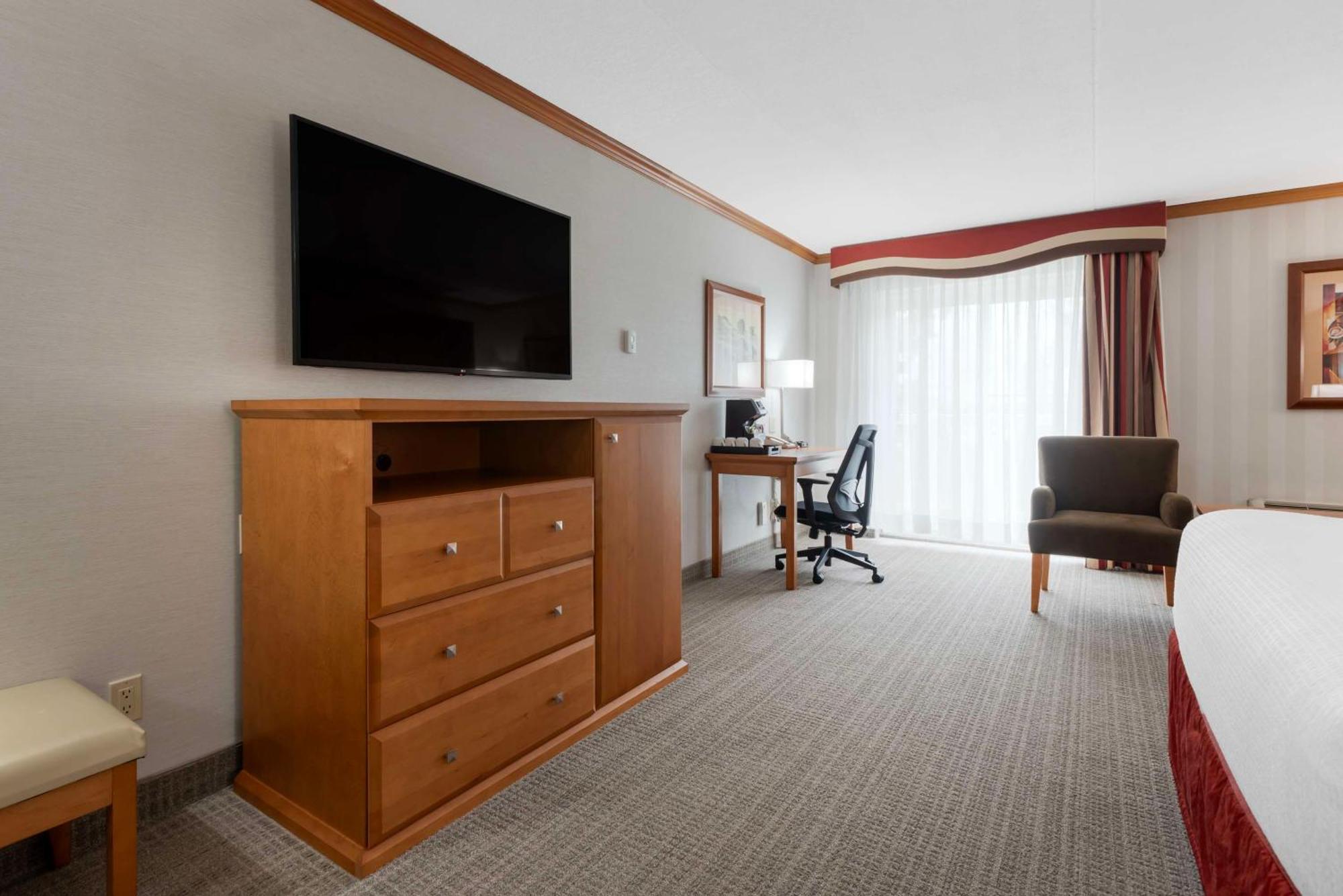 Best Western Plus Port O'Call Hotel Calgary Exterior photo