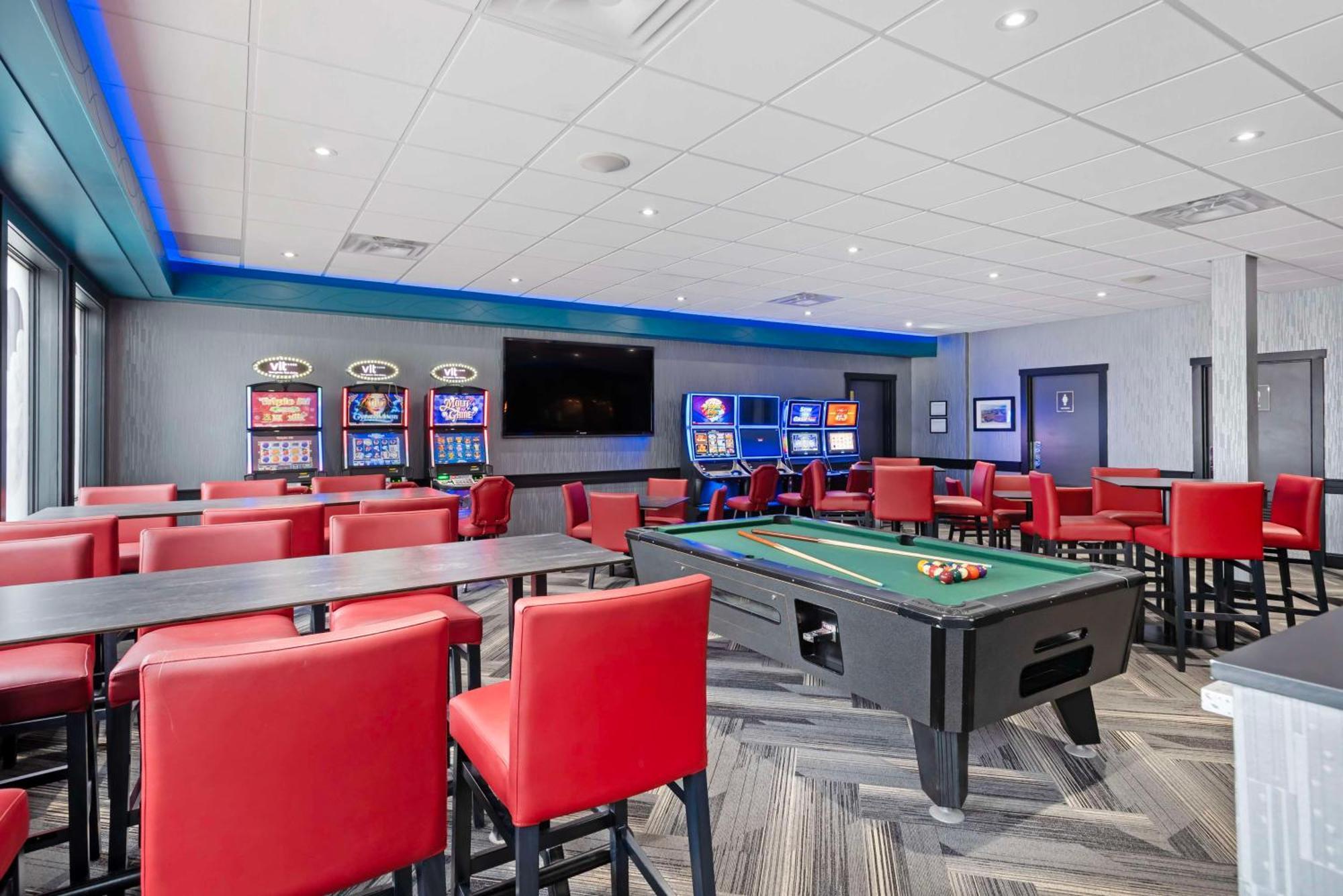 Best Western Plus Port O'Call Hotel Calgary Exterior photo