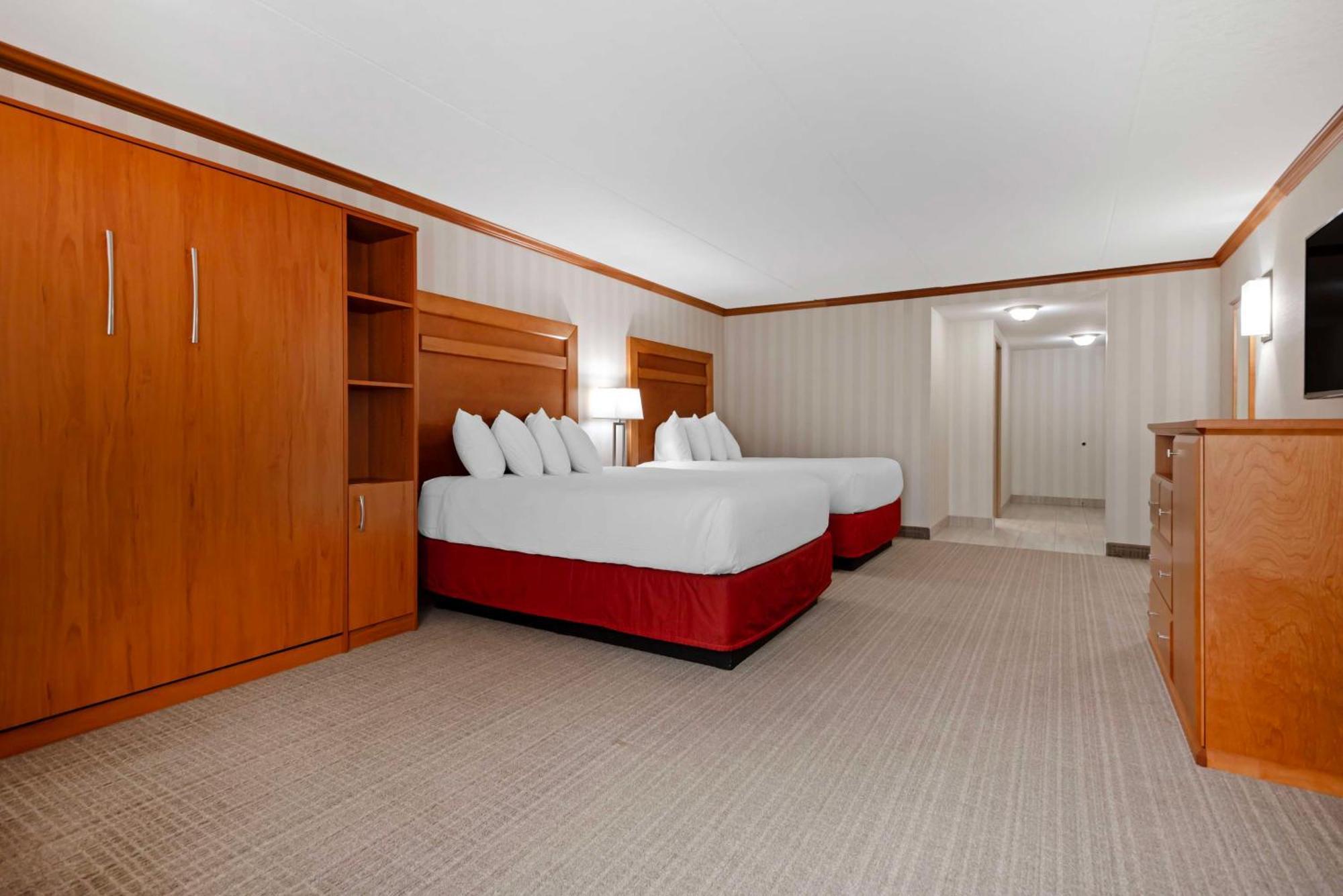 Best Western Plus Port O'Call Hotel Calgary Exterior photo