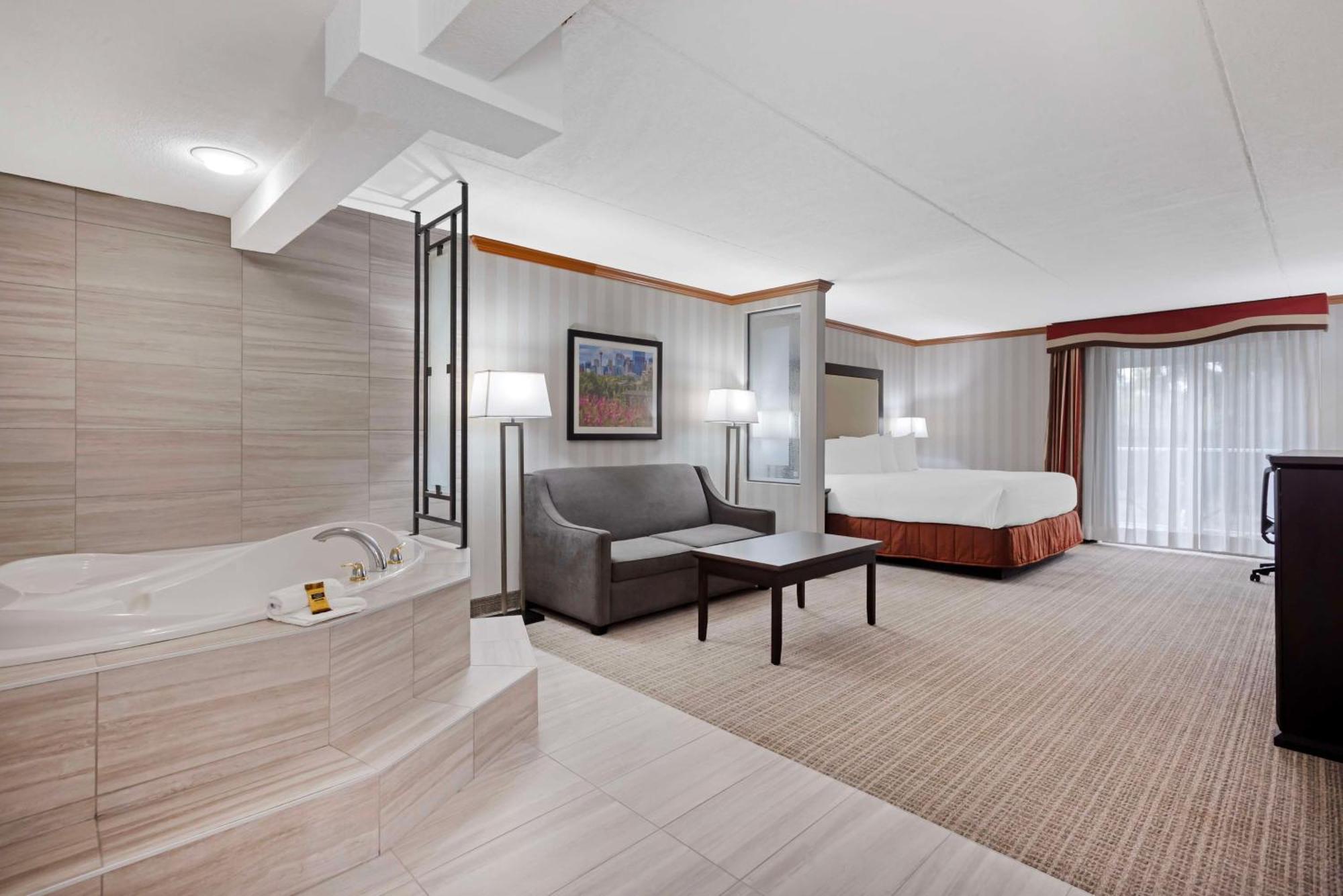 Best Western Plus Port O'Call Hotel Calgary Exterior photo