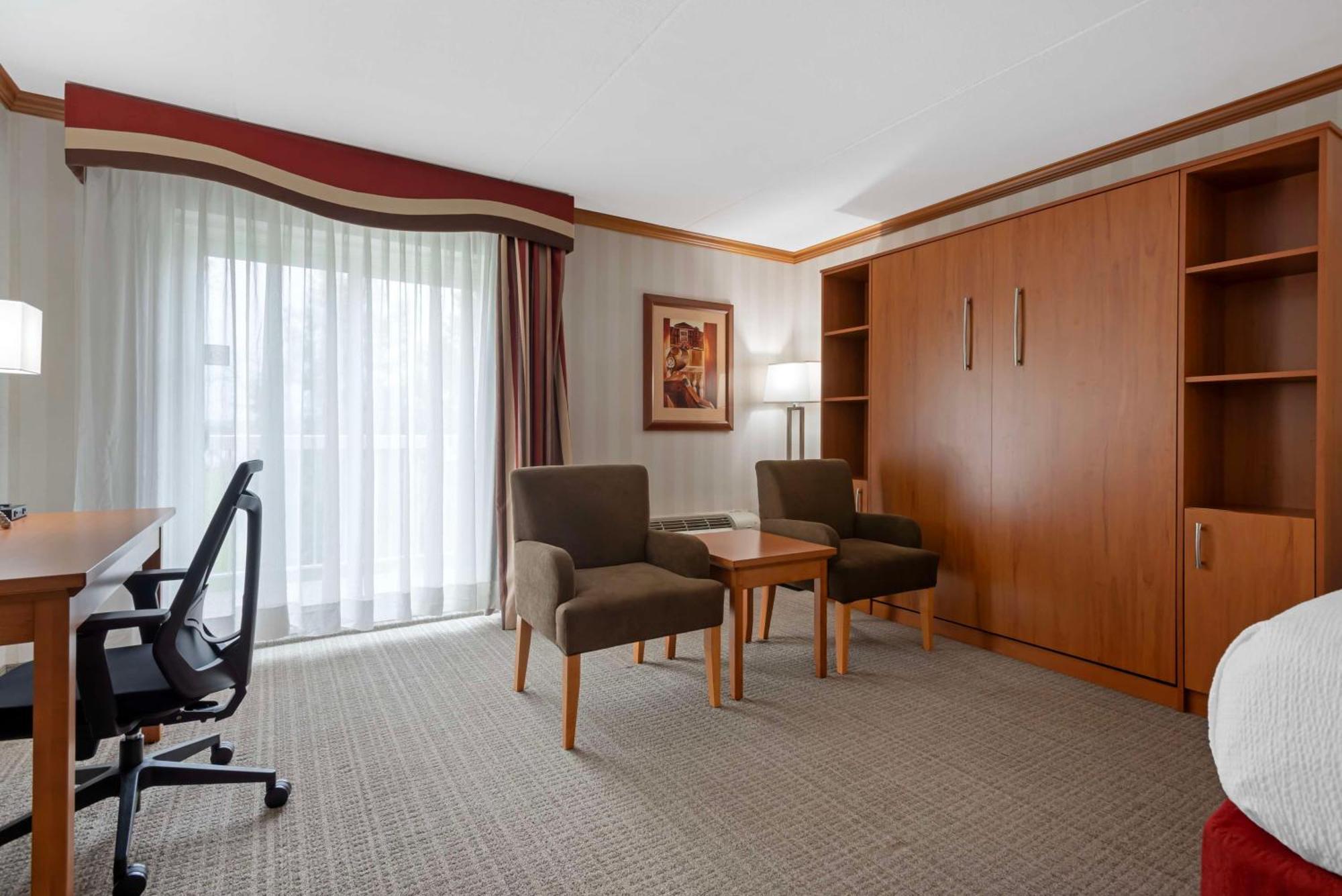 Best Western Plus Port O'Call Hotel Calgary Exterior photo